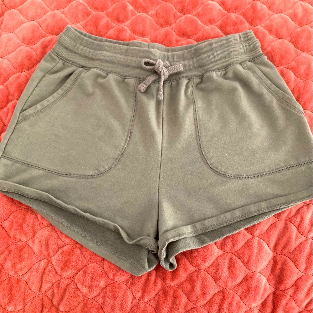 “Ambiance” Adjustable Green Shorts 🩳